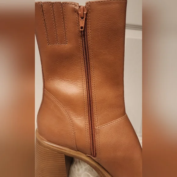 Steve Madden Tan Heeled Boots - Picture 8 of 11
